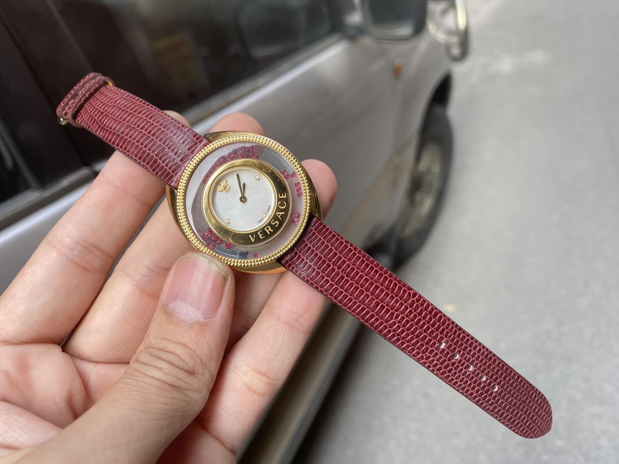 Mẫu dây kỳ đà Pháp màu đỏ cho đồng hồ Versace