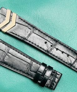 Mẫu cá sấu đen bóng mờ cho đồng hồ Versace