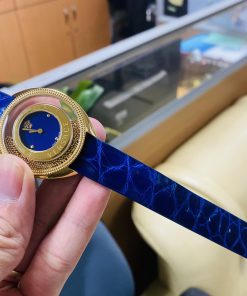 Mẫu cá sấu Pháp màu xanh dương cho đồng hồ Versace