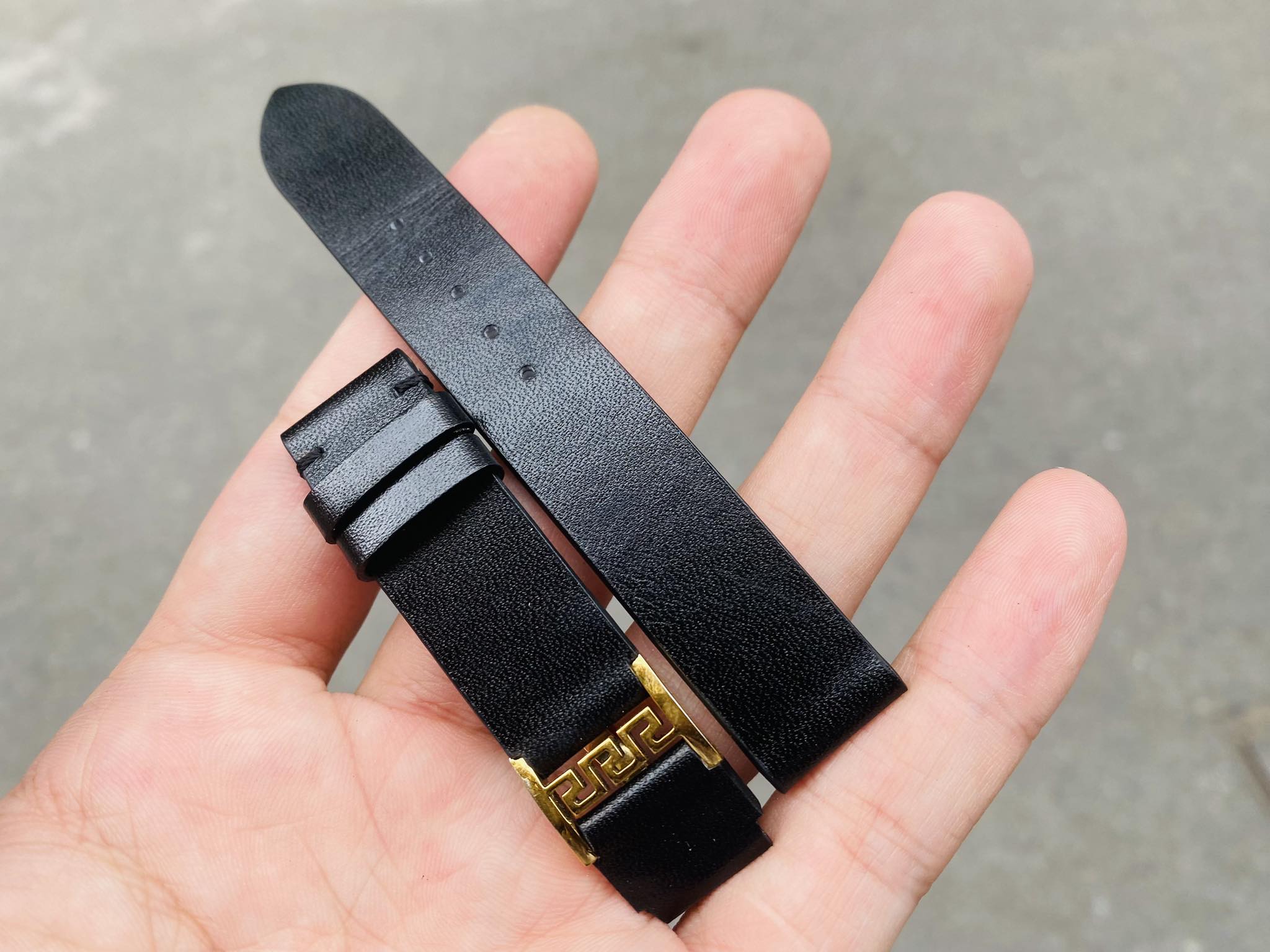 Mẫu dây da bò Boxcaft bóng nhập Ý cho đồng hồ Versace