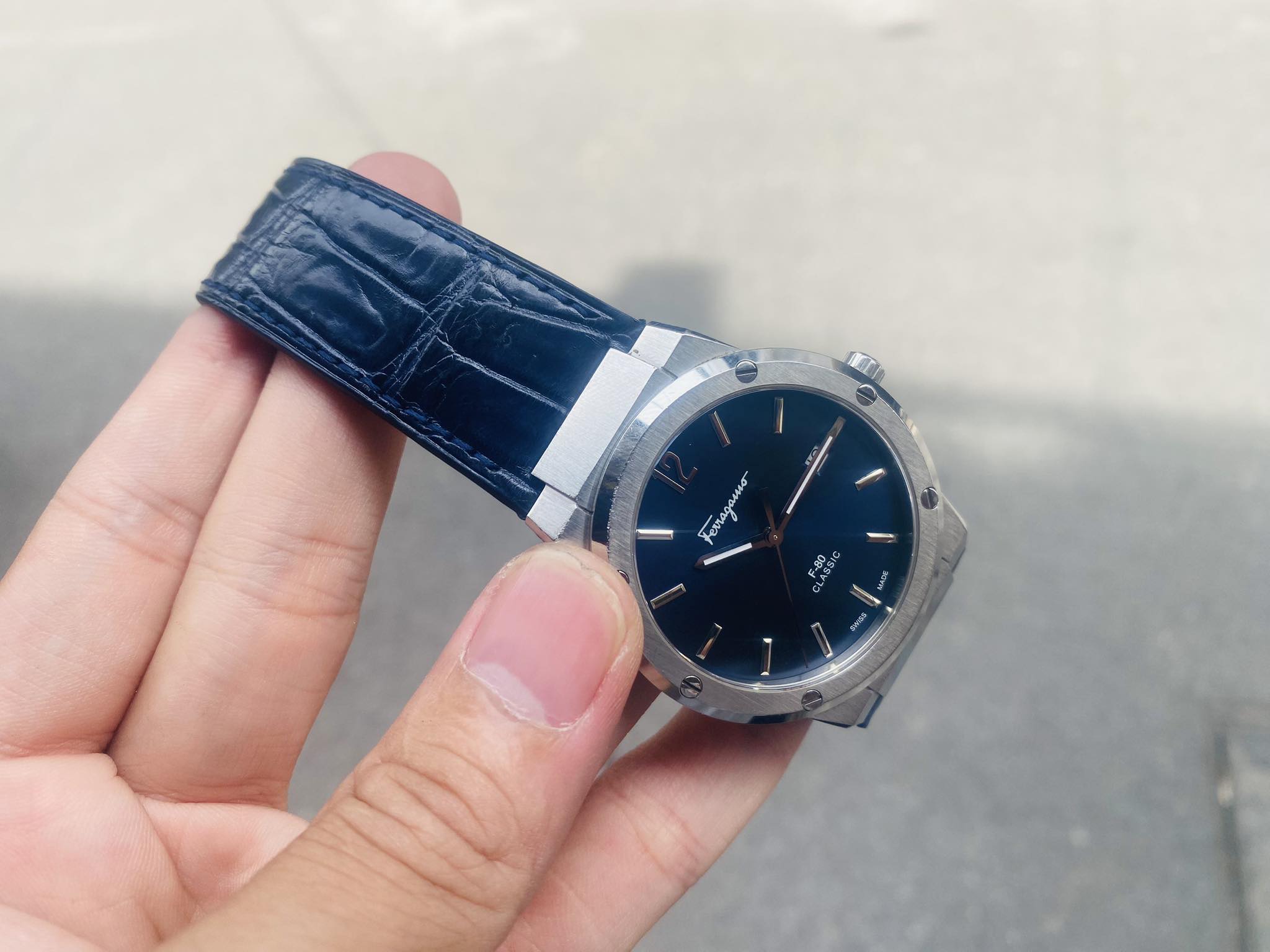Dây đồng hồ da cá sấu xanh navy cho Ferragamo F80